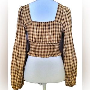NWT 🏷️ BP smocked long sleeve crop top